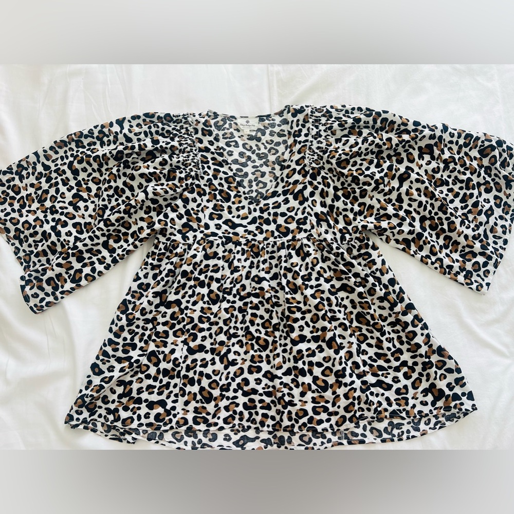V Neck Tunic Top - Animal Print Size Small